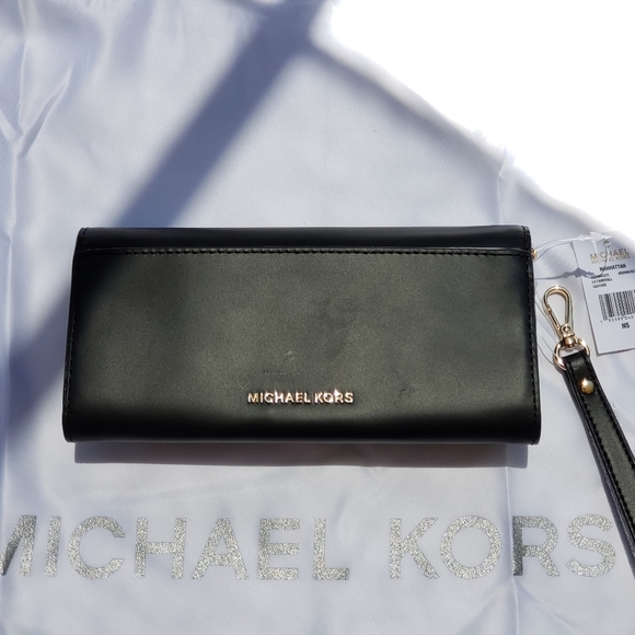 Manhattan Large Leather And Logo Clutch - Picture 2 of 4